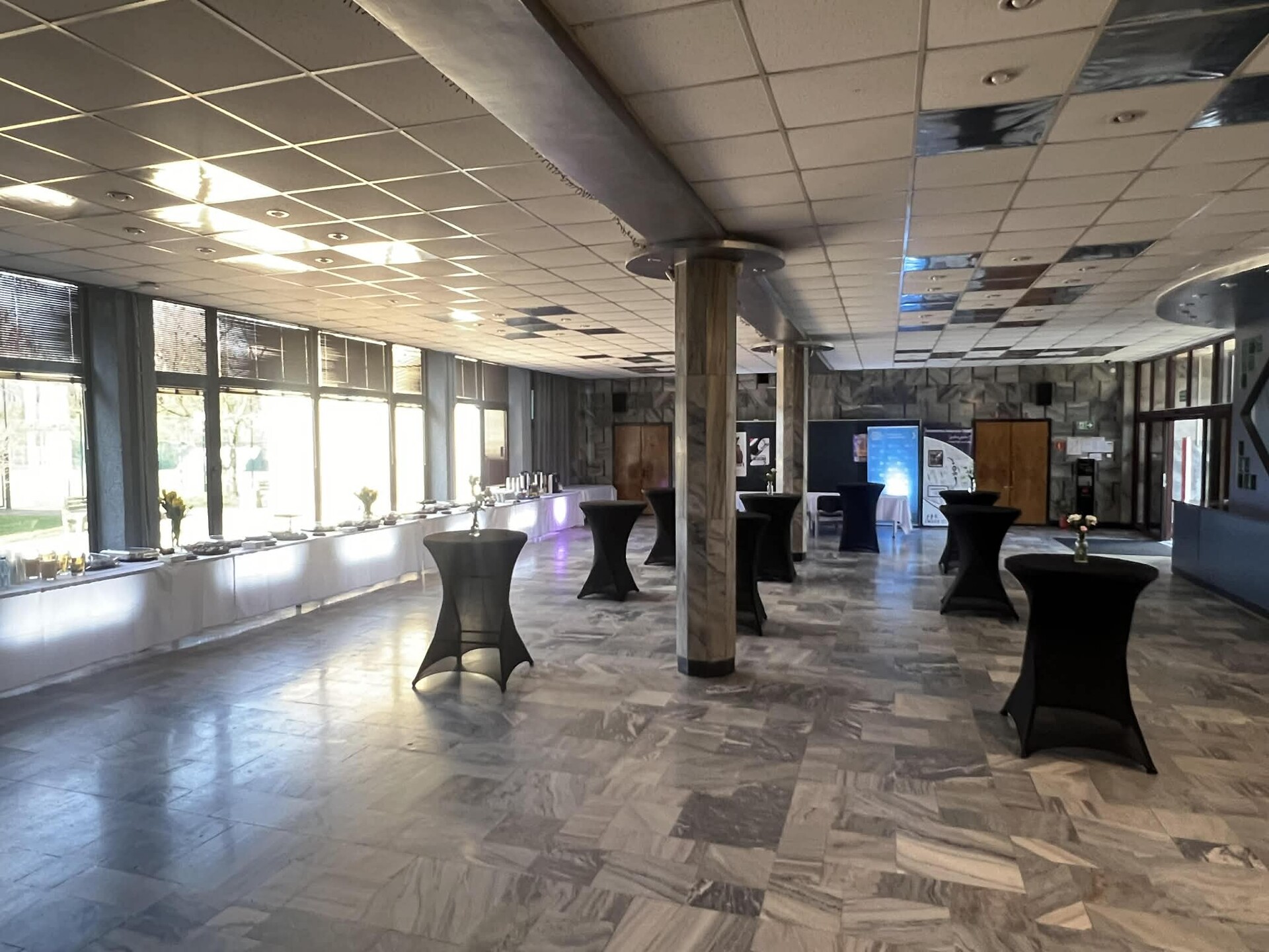 foyer1.jpeg